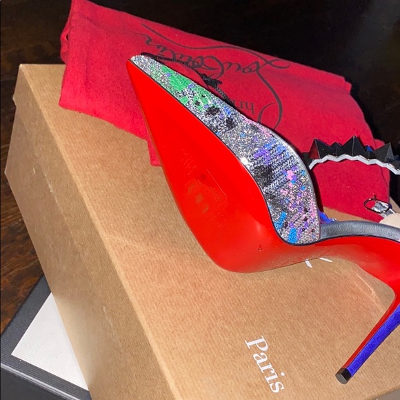 Red bottoms - Picture 2 of 3